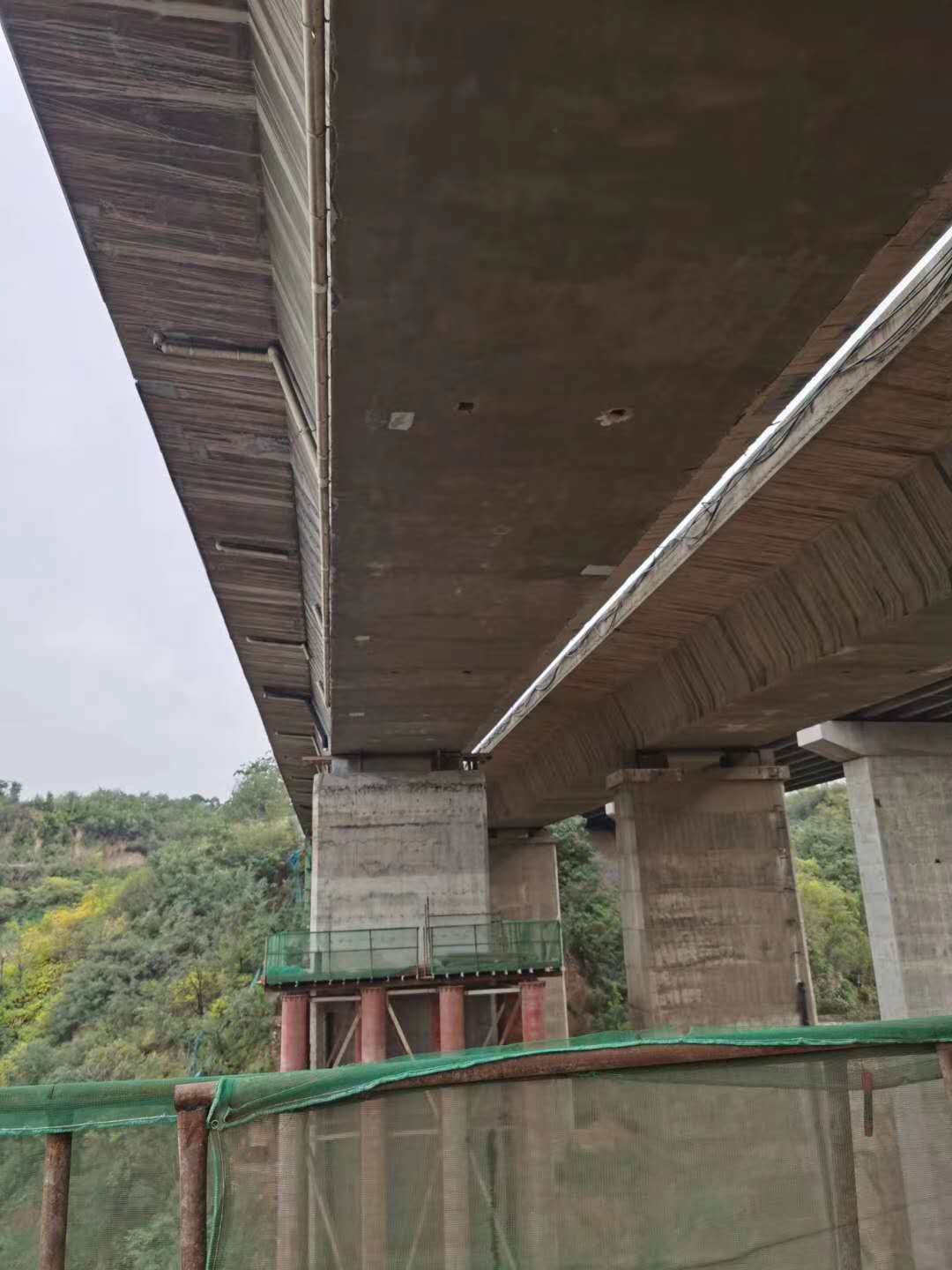 湘西桥梁加固前制定可行设计方案图并用对施工方法